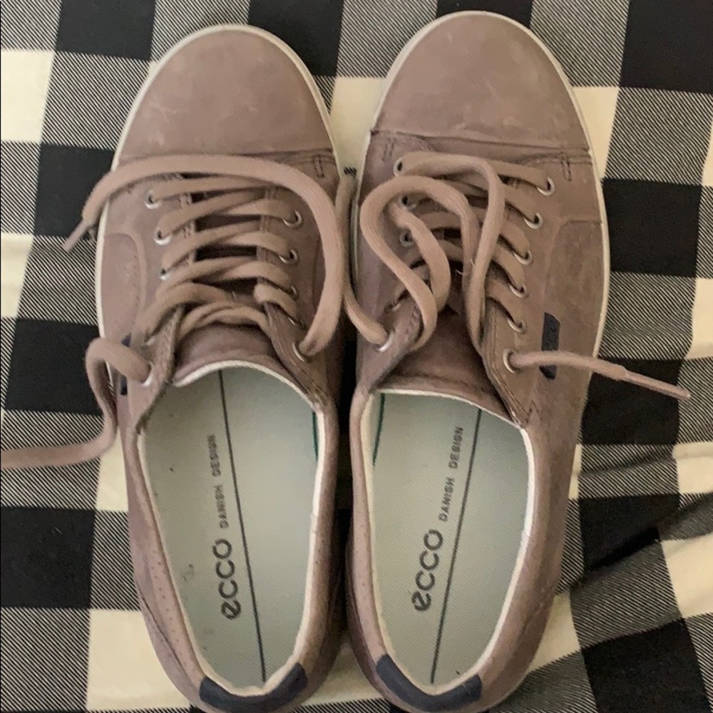 Ecco size 40 sneakers